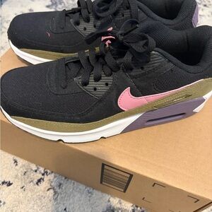 Nike Women’s Air Max Low - Black Pink Olive
